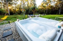 Create Lasting Memories: Outdoor Bath Accommodation at Dorrigo Bush Pepper