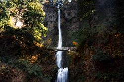 Oregon’s Aqueous Symphony: Exploring Majestic Waterfalls