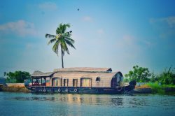 kerala houseboat packages