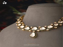 Stunning Gold Necklace Set for the Perfect Bride