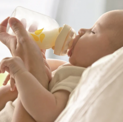 Simplifying Breastfeeding Bottles for Moms and Babies