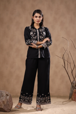 Discover Trendsetting Indo-Western Dresses for Women | Kaftanize