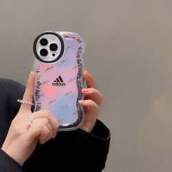 流砂殻adidas iphone 15 カバー ブランド