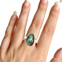 Ammolite Jewelry – The Shimmery Color Beauty