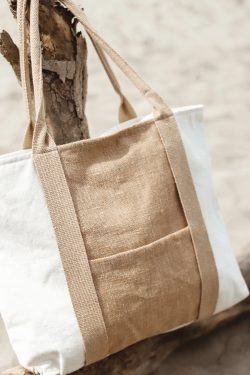 Stylish and Functional Beach Bags for Women