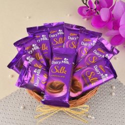 Buy Romantic Chocolates Online With Express Delivery Via OyeGifts