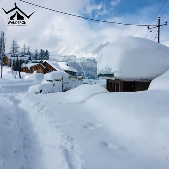 Top Activities to Enjoy During Snowfall in Gulmarg