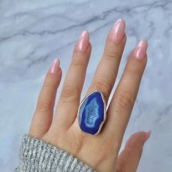 All that You Really want to Be familiar with Blue Agate Adornments