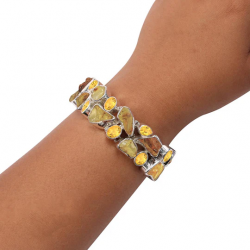 Trending Amber Jewelry Women Can Wear On Daily Basis