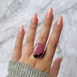 How to Incorporate Rhodonite Jewelry into Your Everyday Looks