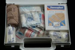 Learning First Aid Training: How It Helps You Lead a Safe Life?