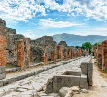Uncover Naples’ History: Essential Landmarks That Reveal the City’s Past