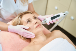 Fractional RF Microneedling: Dubai’s Solution for Tired, Stressed Skin