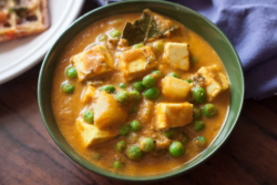 Aloo Mutter Kurma – Creamy, Spiced Potato & Pea Curry
