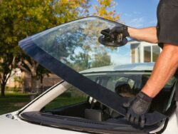 🛠️ Quality Windshield Crack Repair in Brampton – Book Now!