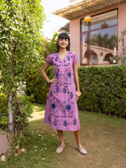 How to choose perfect christmas embroidery dresses for parties
