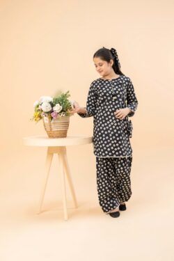 Shop Kids Clothing in Pakistan