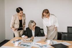 Why the Best Sales Leaders Today Also Think Like Marketers?